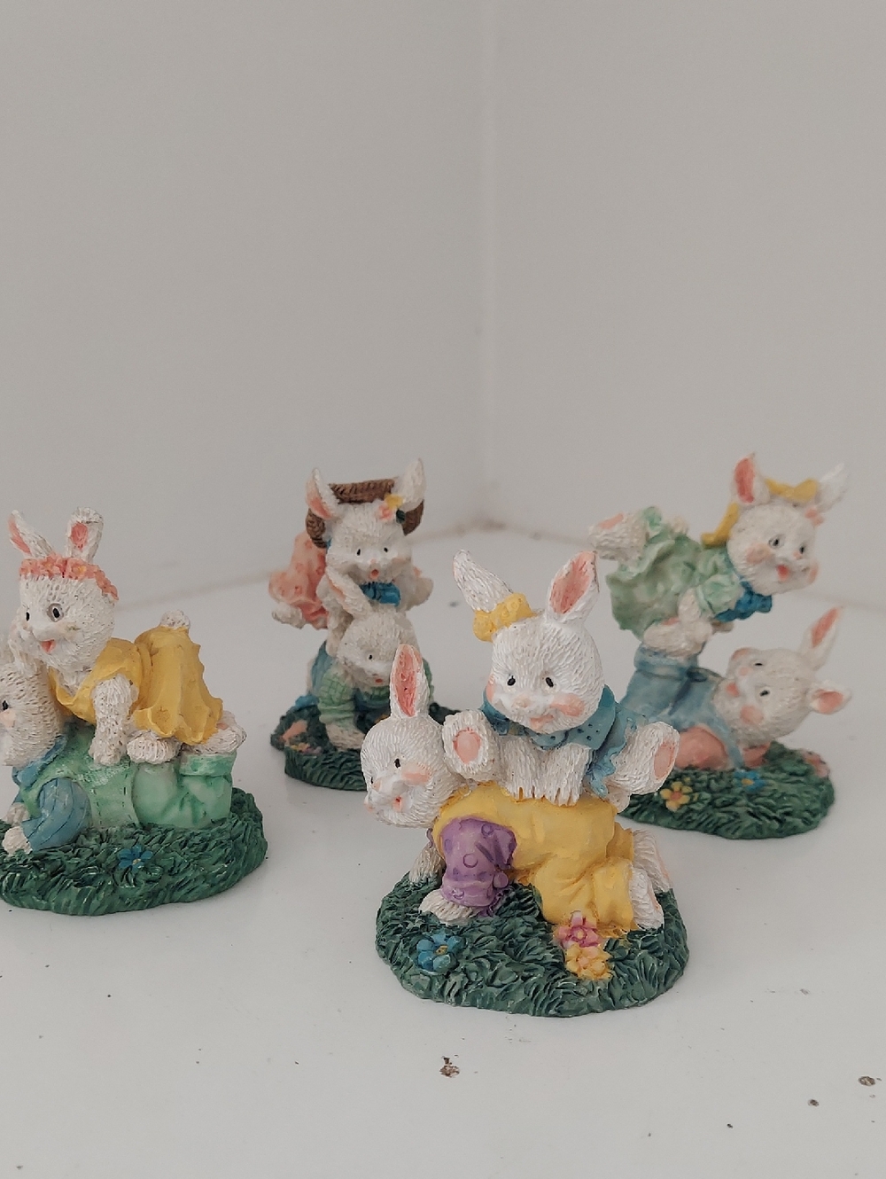 Pastel Bunny Figurine Set - White & Yellow Decorative Bunnies